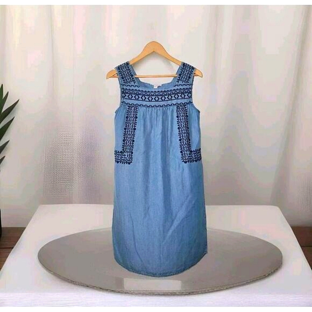 Beachlunchlounge Dress Size M Chambray Blue Embroidered Boho Tank Style‎ Casual
